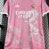 maillot-concept-real-madrid-saison-deux-mille-vingt-quatre-deux-mille-vingt-cinq-design-exclusif Fodboldtrøje-Concept Real Madrid sæson to tusind fireogtyve to tusind femogtyve eksklusivt design