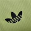 MAILLOTREALMADRID2425gardienvertadidas.jpg Real Madrid Målmandstrøje Grøn 2024-2025 set fra siden
