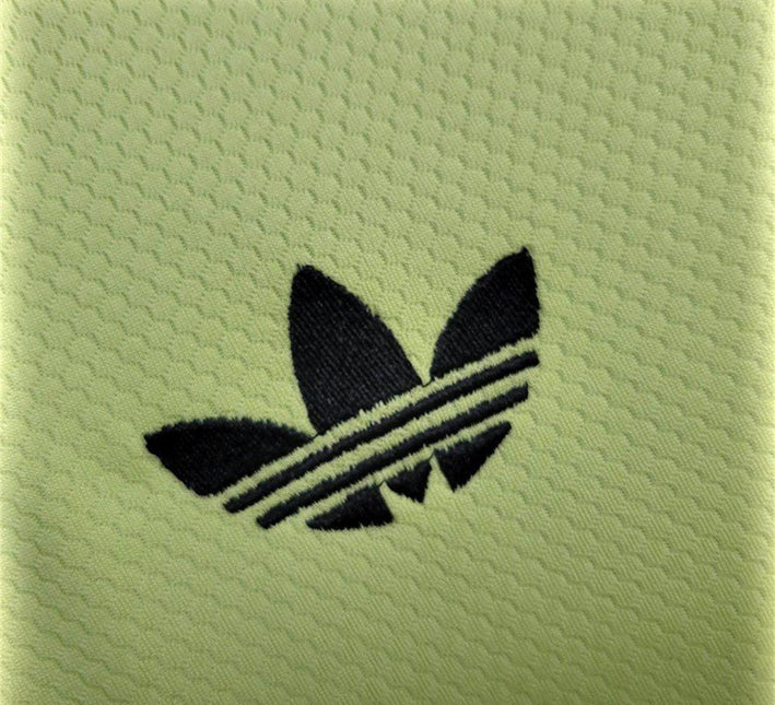MAILLOTREALMADRID2425gardienvertadidas.jpg Real Madrid Målmandstrøje Grøn 2024-2025 set fra siden