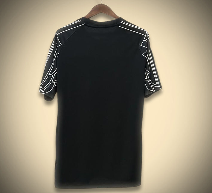 MaillotPSGexterieur25DOS.jpg Paris Saint-Germain Udebanetrøje 2024-2025 set bagfra