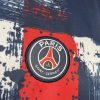 MaillotPSGspeciallogo.jpg Paris Saint-Germain Opvarmningstrøje 2024-2025 set fra siden