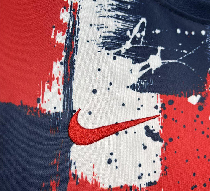 MaillotPSGspecialnike.jpg Paris Saint-Germain Opvarmningstrøje 2024-2025 stofdetalje