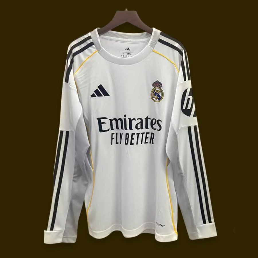 Sanstitre1Recupere.jpg Langærmet Real Madrid-trøje 2025/2026 set forfra