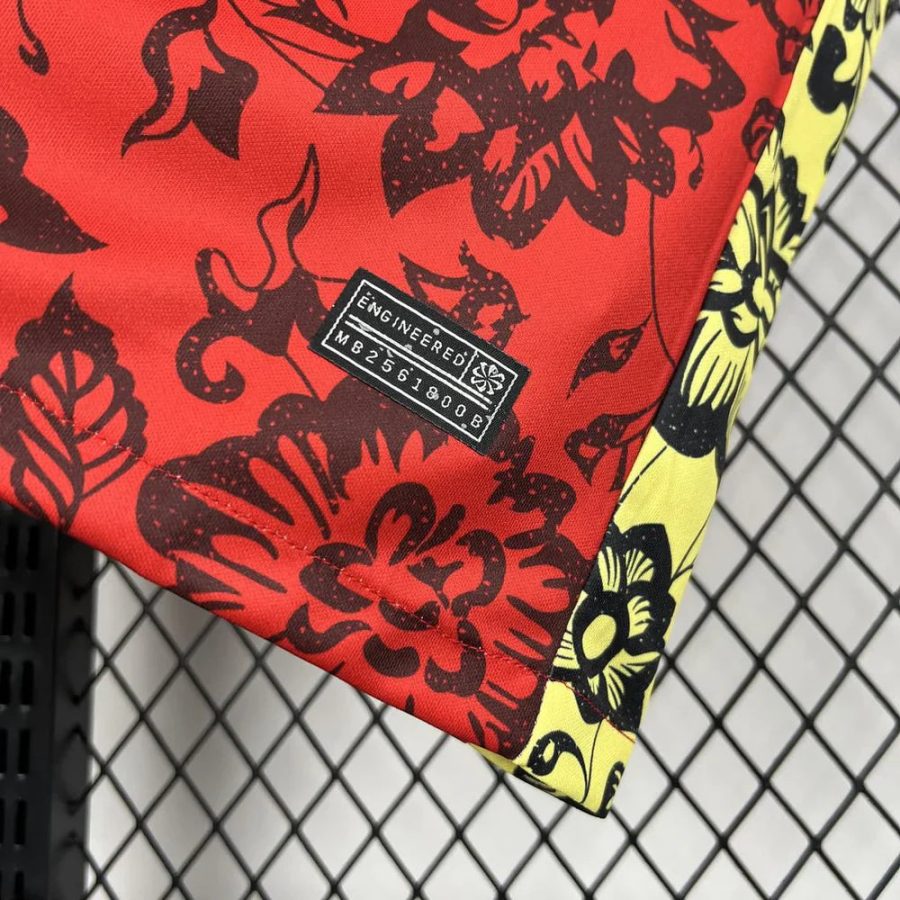maillot-colore-portugal-tendance-fleurs-2025 farverig Portugal-trøje med blomstertrend 2025