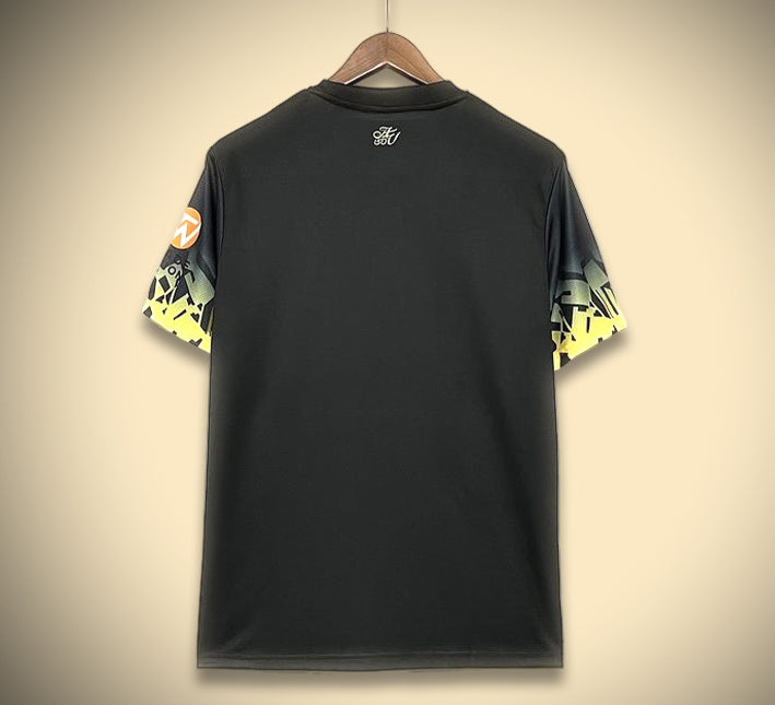 t-shirt-de-football-aston-villa-design-dragon-violet-et-bordeaux T shirt de football Aston Villa design dragon violet et bordeaux