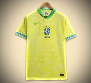 Officielt Brasilien hjemmebanetrøje med emblem og moderne detaljer
