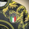 Fodboldtrøje-Concept Italien udgave Versace sæson 2024 2025