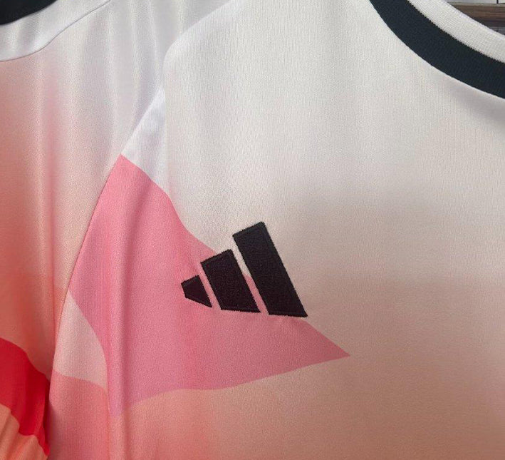 maillot-concept-japon-edition-rosebleu-saison-2024-2025-design-moderne Fodboldtrøje concept Japan udgave PinkBlå sæson 2024 2025 moderne design