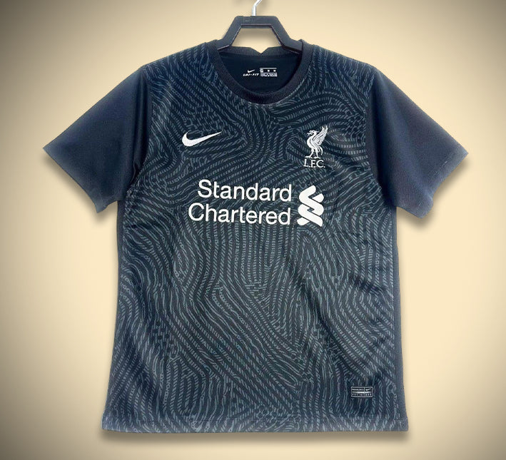 tenue-de-gardien-liverpool-rouge-avec-ecusson-du-club Målmandsdragt Liverpool rød med klubemblem
