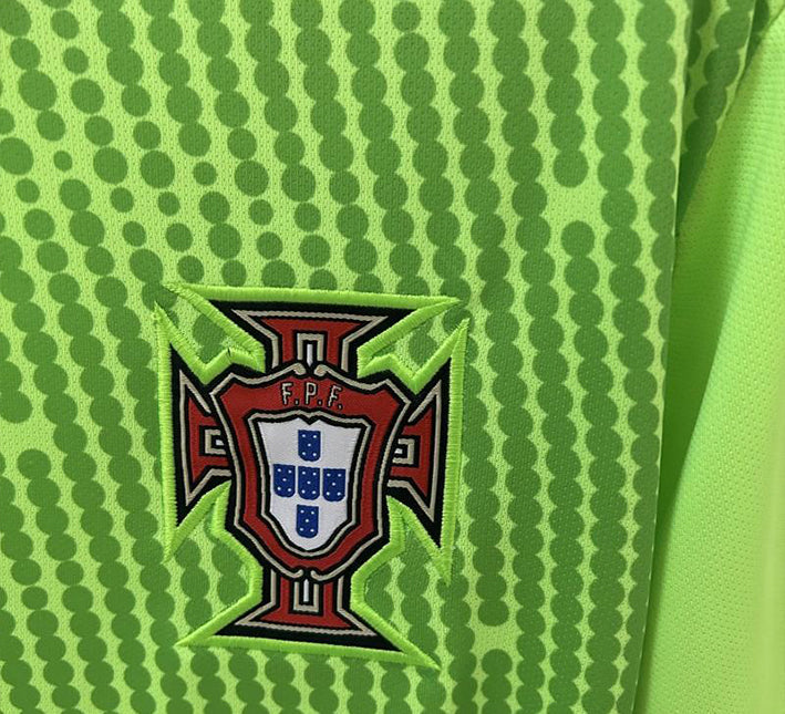 maillotportugalvertlogo.jpg Portugal Målmand Grøn 2024-2025 set fra siden