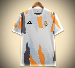 maillotrealmadridentrainement-1.jpg Real Madrid Opvarmningstrøje 2024-2025 set forfra