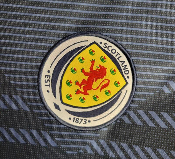 maillotscotlanddomicilelogo.jpg Skotland Hjemmebanetrøje 2024 stofdetalje