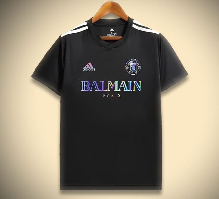 Fodboldtrøje Manchester United kollektion Balmain elegant supporterdragt