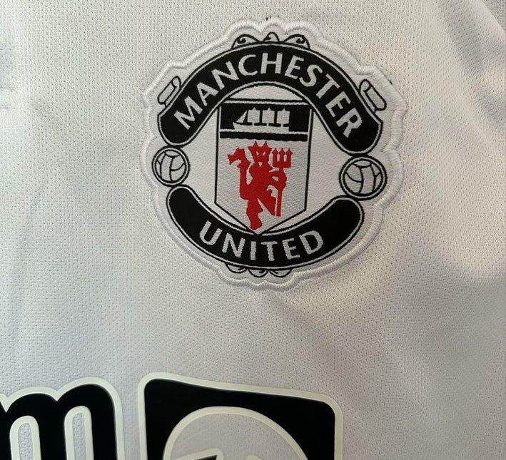 maillot concept Manchester United rose édition 2526