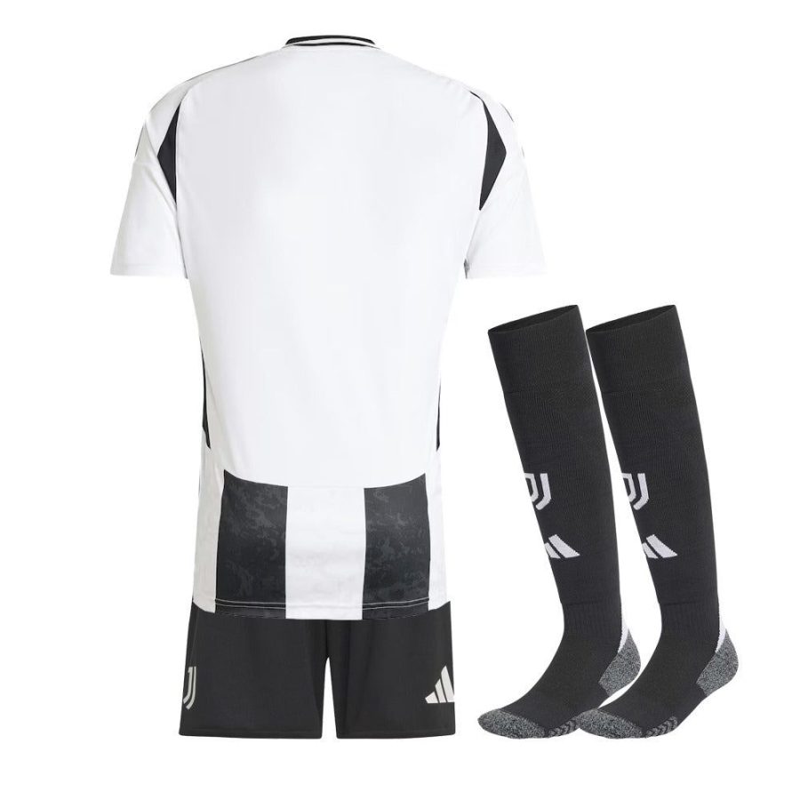 ensemble-enfant-juventus-domicile-saison-2024-2025-maillot-et-short-noir-et-blanc Børnesæt Juventus hjemmebanetrøje sæson 2024 2025 trøje og shorts sort og hvid