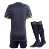 ensemble-enfant-real-madrid-maillot-exterieur-saison-deux-mille-vingt-trois-deux-mille-vingt-quatre Børnesæt Real Madrid udebanetrøje sæson 2023-2024