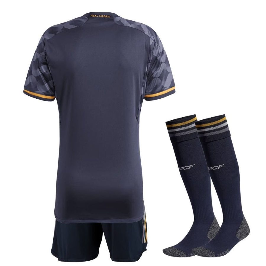 ensemble-enfant-real-madrid-maillot-exterieur-saison-deux-mille-vingt-trois-deux-mille-vingt-quatre Børnesæt Real Madrid udebanetrøje sæson 2023-2024