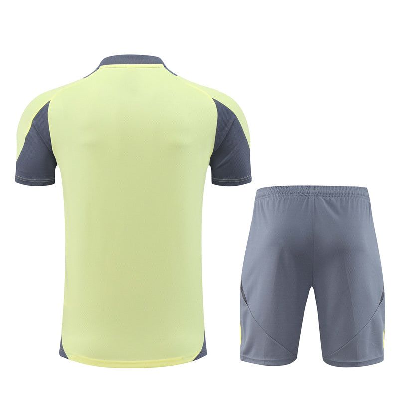 ensemble-maillot-et-short-ajax-saison-2024-2025-tenue-de-football Sæt med trøje og shorts Ajax sæson 2024 2025 fodboldoutfit