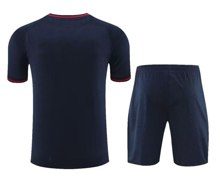 ensemble-maillot-et-short-officiel-fc-barcelona-saison-2024-2025 Officielt trøje og shorts sæt FC Barcelona sæson 2024 2025