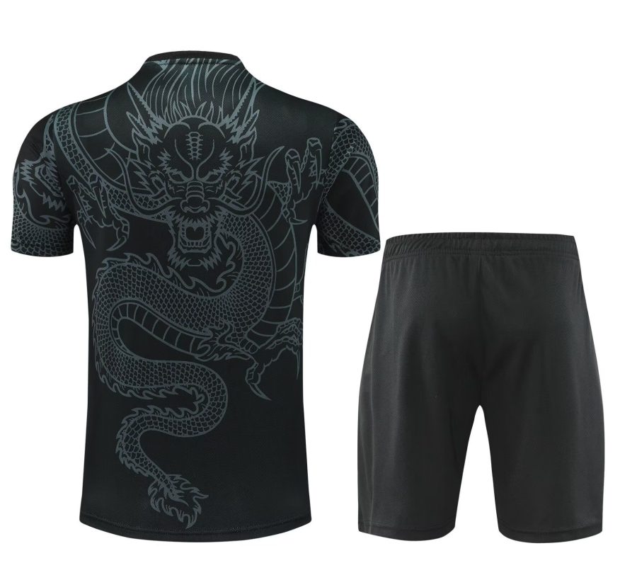 Sæt med trøje og shorts Real Madrid sæson 2024 2025 officielt outfit