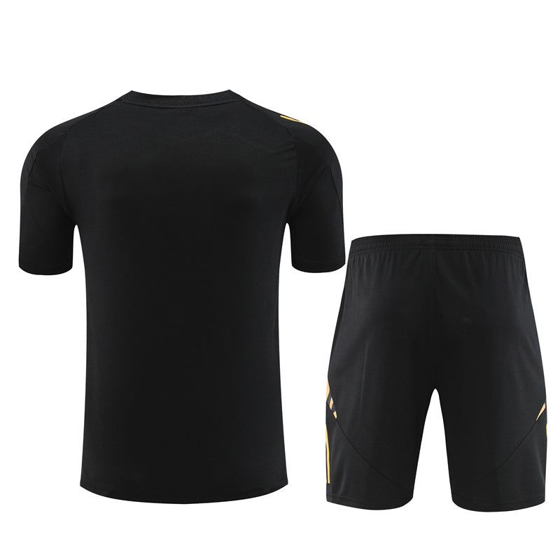 Sæt med trøje og shorts Real Madrid sæson 2024 2025 officielt outfit