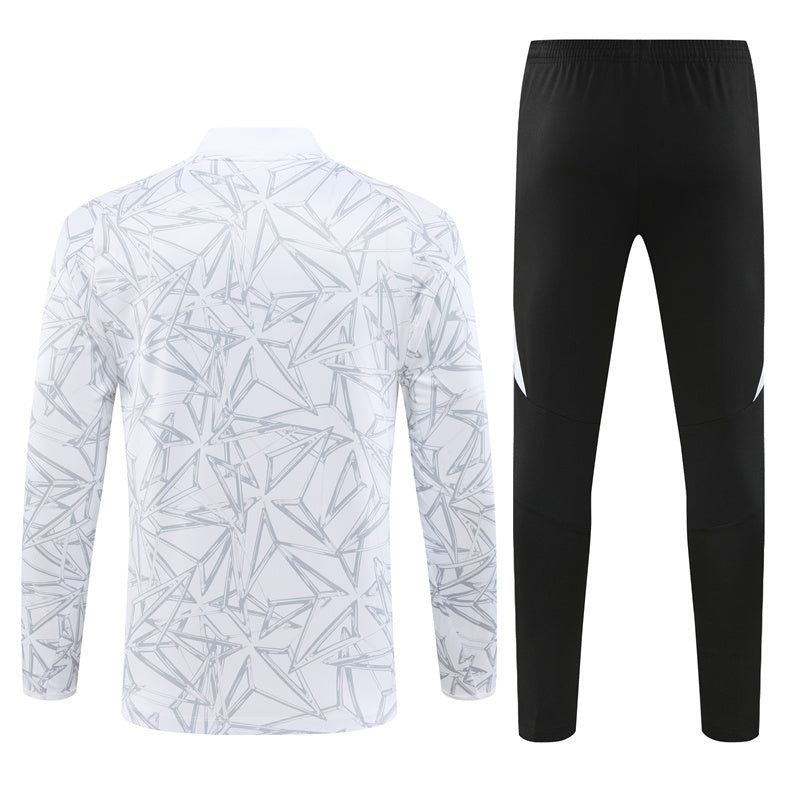ensemble-survetement-real-madrid-saison-2024-2025-haut-et-pantalon-de-sport Real Madrid træningssæt sæson 2024 2025 top og sportsshorts