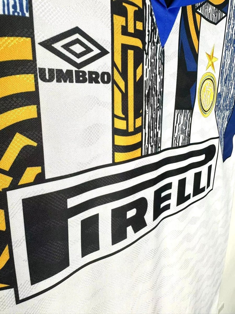 jersey-inter-milan-exterieur-retro-collection-supporter-nerazzurri Inter Milan retro udebanetrøje supporterkollektion Nerazzurri