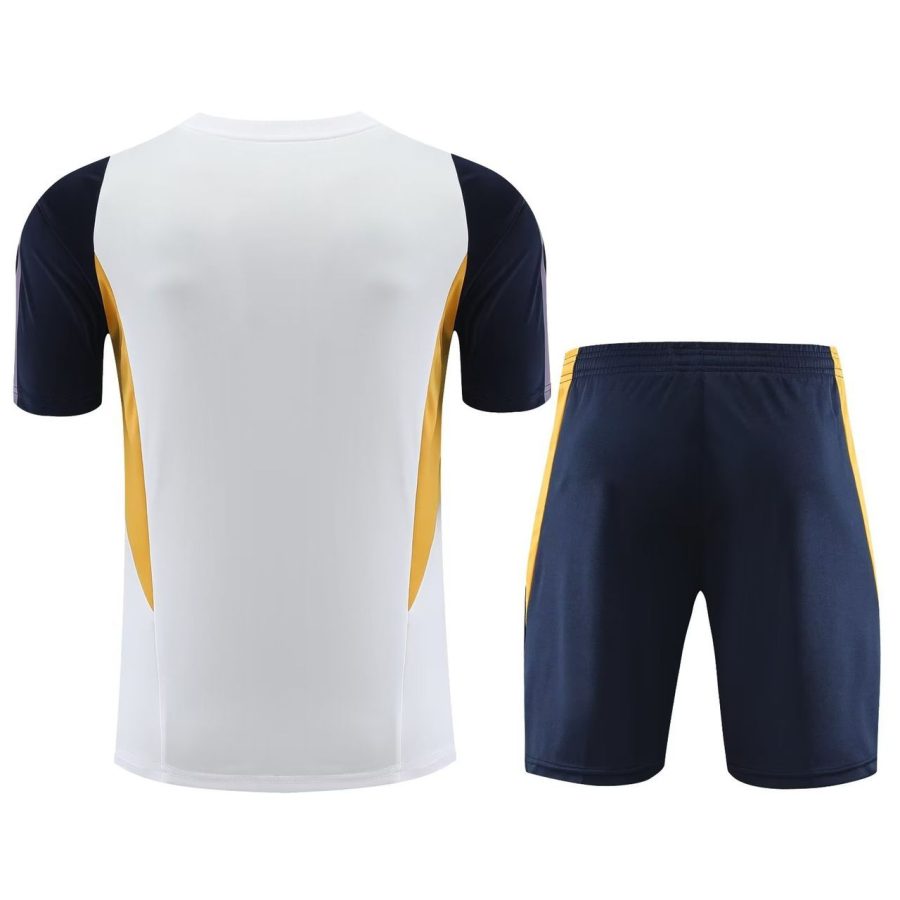 kit-entrainement-real-madrid-bleu-et-blanc-saison-2023-2024 Real Madrid træningssæt i blåt og hvidt sæson 2023-2024