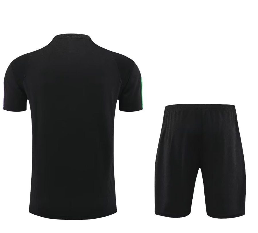 kit-training-bayern-munich-noir-saison-2023-2024-tenue-d-entrainement-football Bayern München træningssæt sort sæson 2023 2024 fodboldtræningsdragt