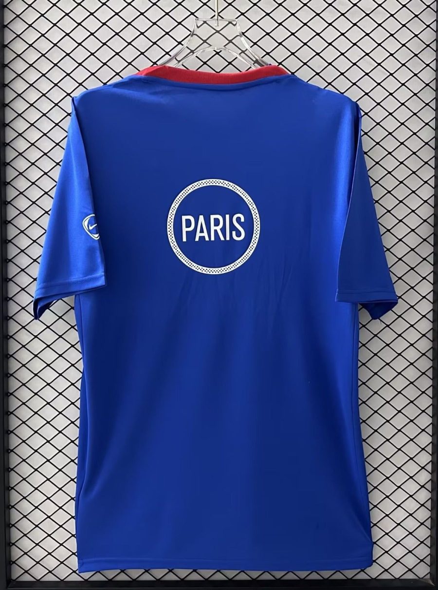 maillot-avant-match-paris-saint-germain-saison-2025-2026-tenue-d-echauffement-officielle før kamp trøje Paris Saint Germain sæson 2025 2026 officielt opvarmningstøj
