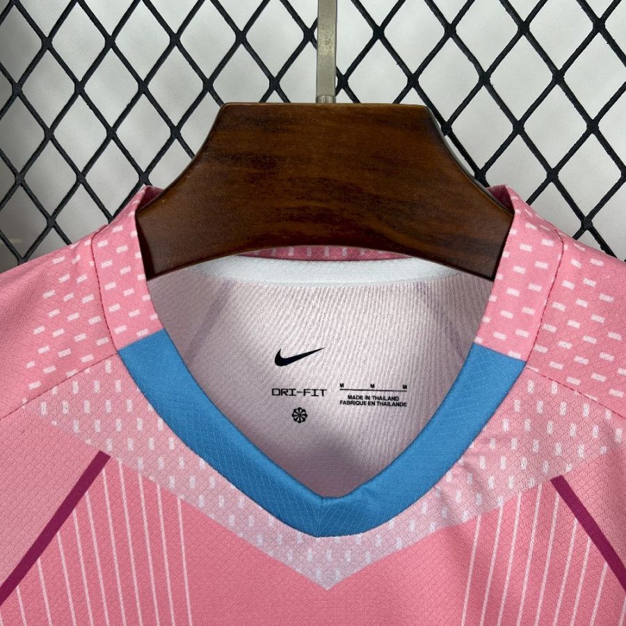 koncept rose trøje fra Paris Saint Germain sæson 2025 2026