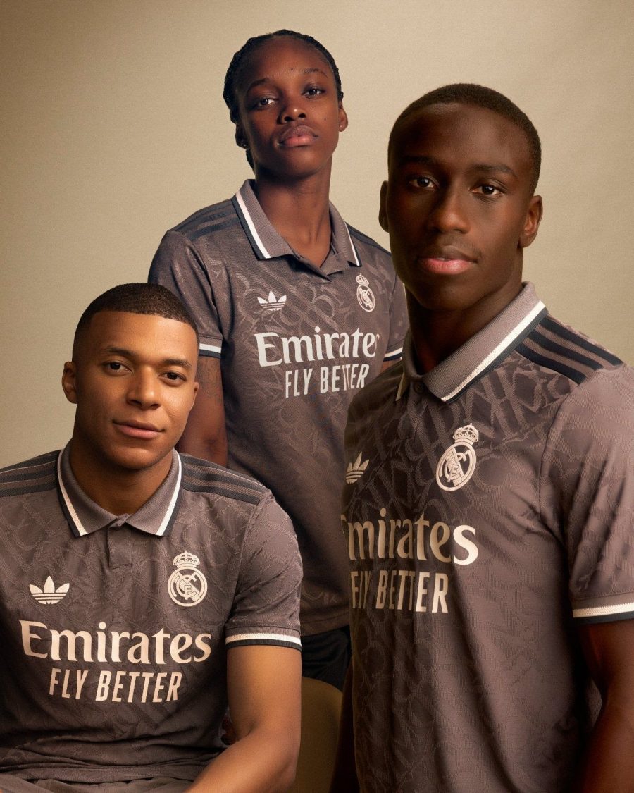 Real Madrid fodboldtrøje fra Adidas' third-kollektion til mænd