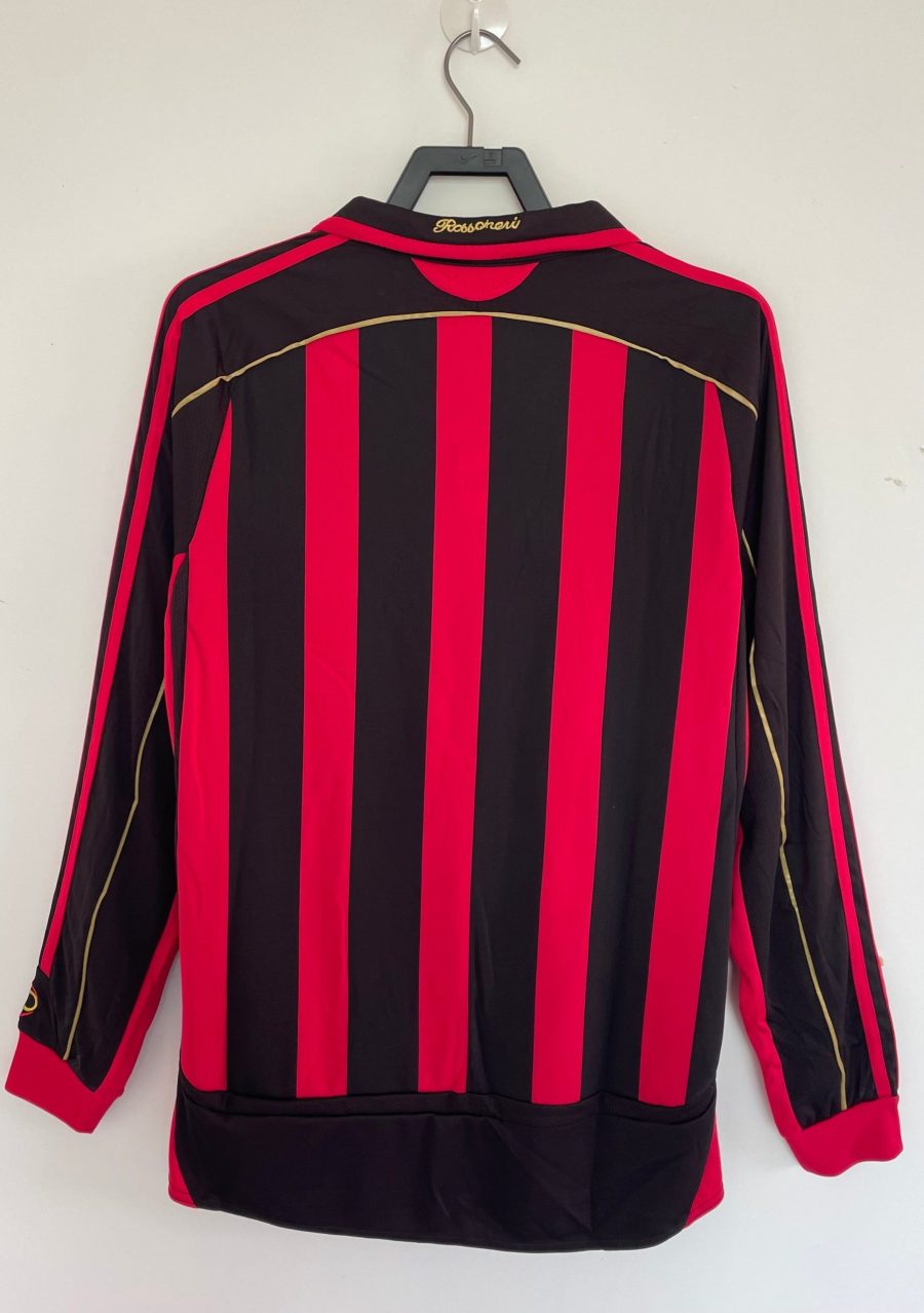 maillot-domicile-ac-milan-manches-longues-saison-deux-mille-six-deux-mille-sept-rouge-et-noir Hjemmebanetrøje AC Milan lange ærmer sæson to tusind seks to tusind syv rød og sort
