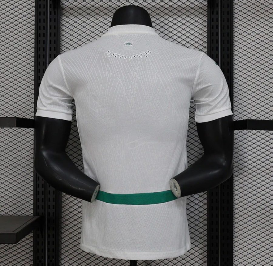 maillot-domicile-du-senegal-version-joueur-2025-tenue-officielle-des-lions-de-la-teranga Senegal hjemmebanetrøje player version 2025 officiel spilledragt for Téranga-løverne
