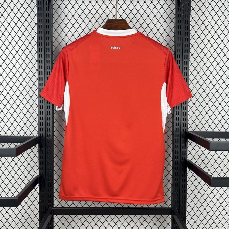 maillot-domicile-equipe-de-suisse-saison-2026-rouge-et-blanc fodboldtrøje hjemmebane schweiz landshold sæson 2026 rød og hvid