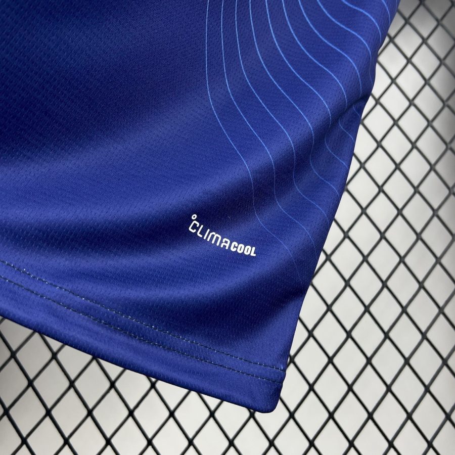 maillot-domicile-equipe-du-japon-saison-2026-tenue-officielle-football Hjemmebanetrøje Japans landshold sæson 2026 officiel fodbolddragt