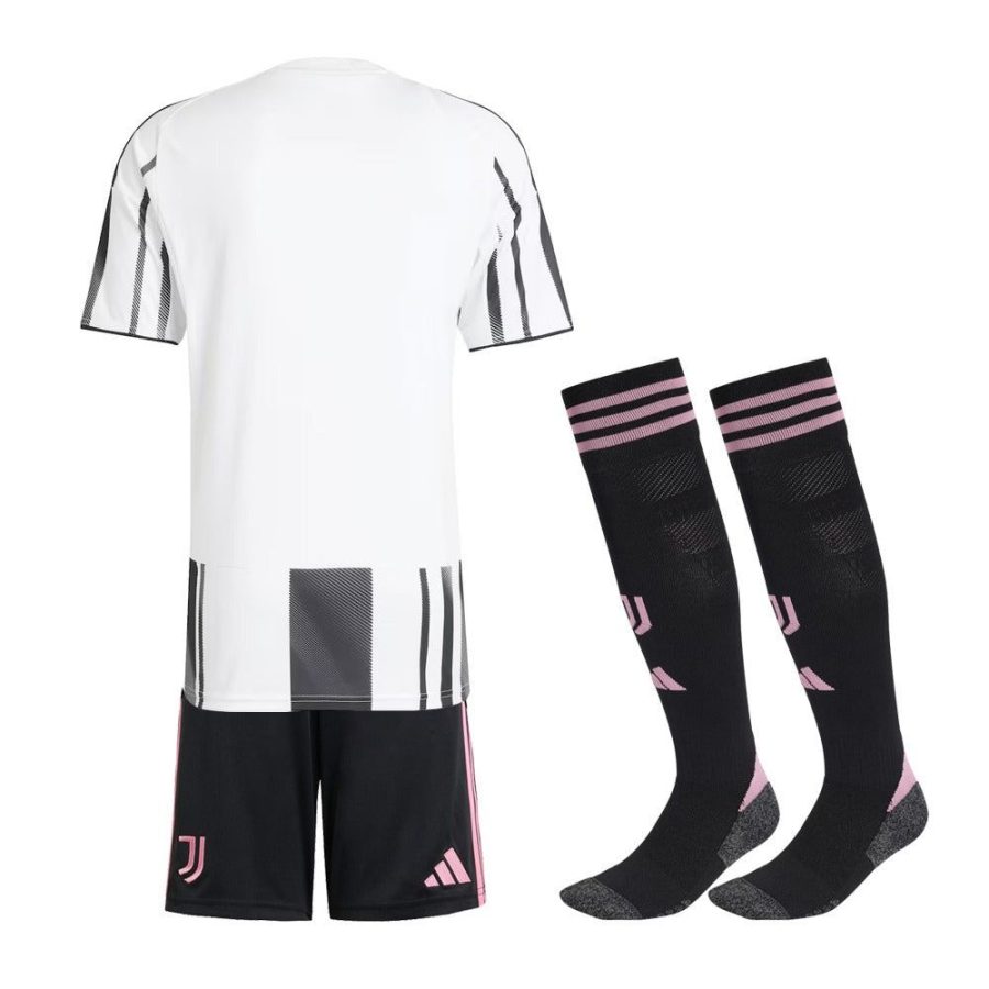 maillot-domicile-juventus-enfant-saison-2025-2026-avec-short hjemmebanetrøje Juventus børn sæson 2025 2026 med shorts