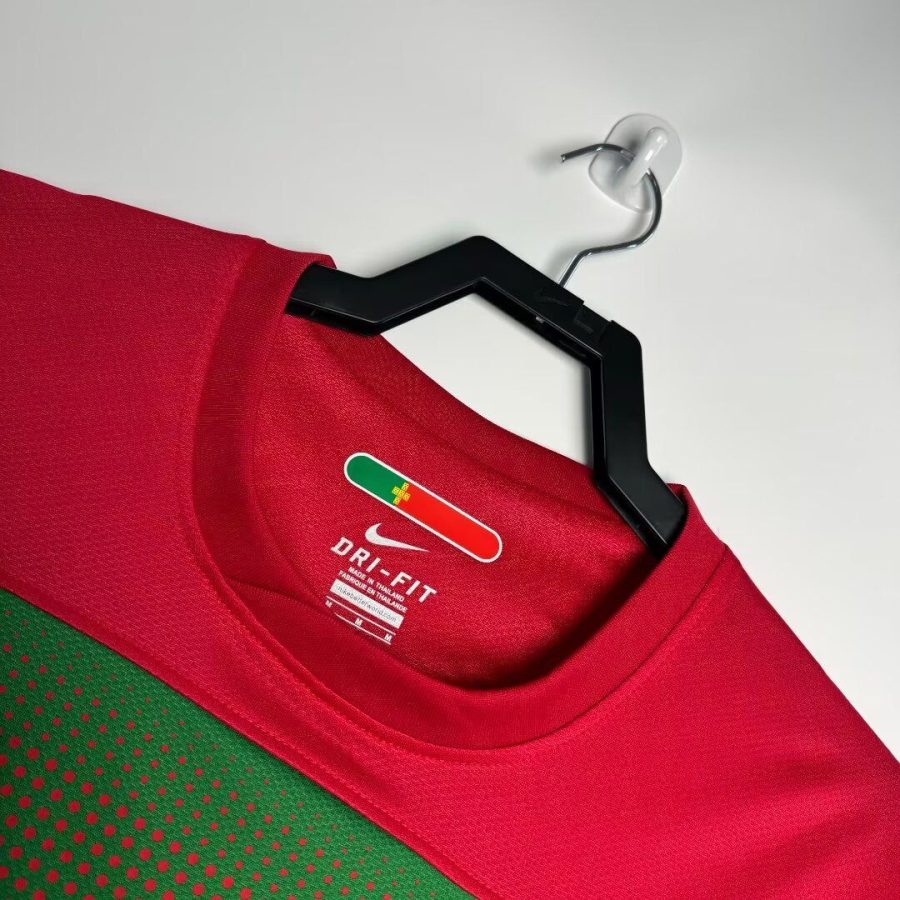 maillot-domicile-portugal-saison-2010-rouge-et-vert Portugal hjemmebanetrøje sæson 2010 rød og grøn