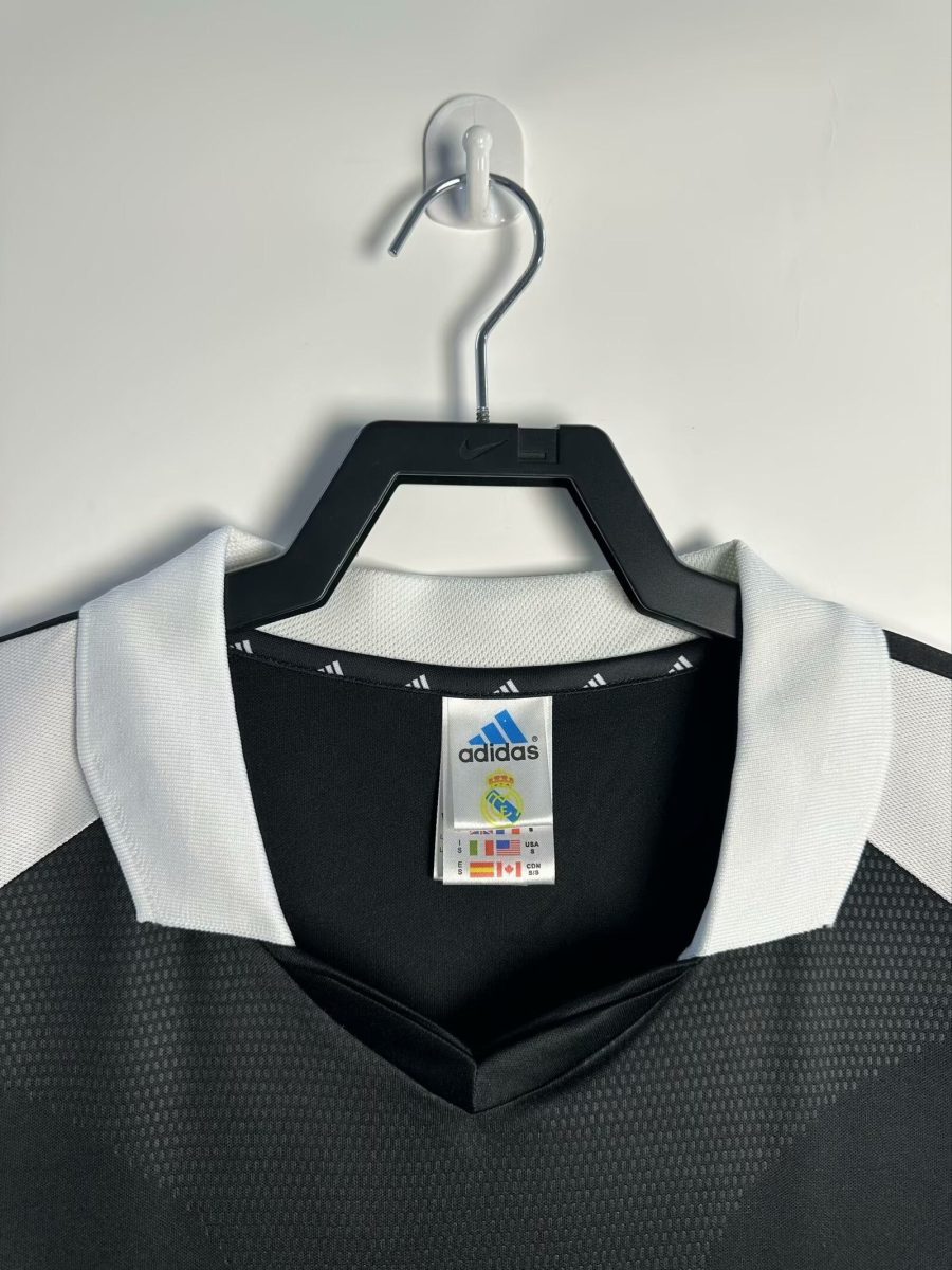 maillot-exterieur-real-madrid-saison-2001-2002 Real Madrid udeebanetrøje sæson 2001 2002