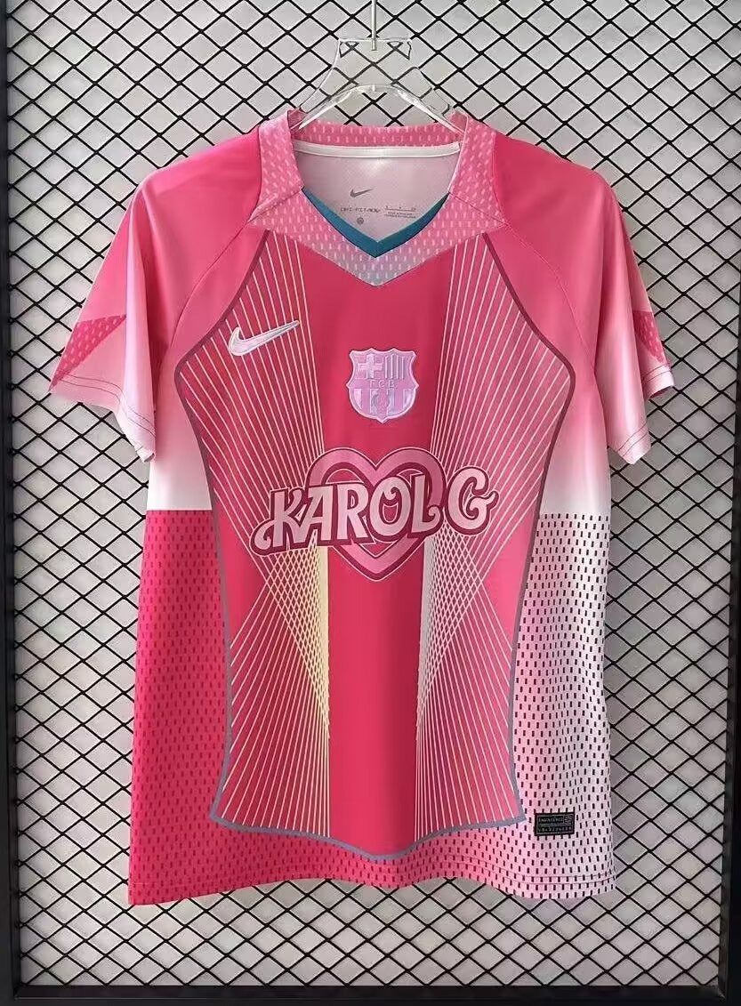 maillot-fc-barcelona-x-karol-g-rose FODBOLDTRØJE FC BARCELONA x KAROL G ROSE