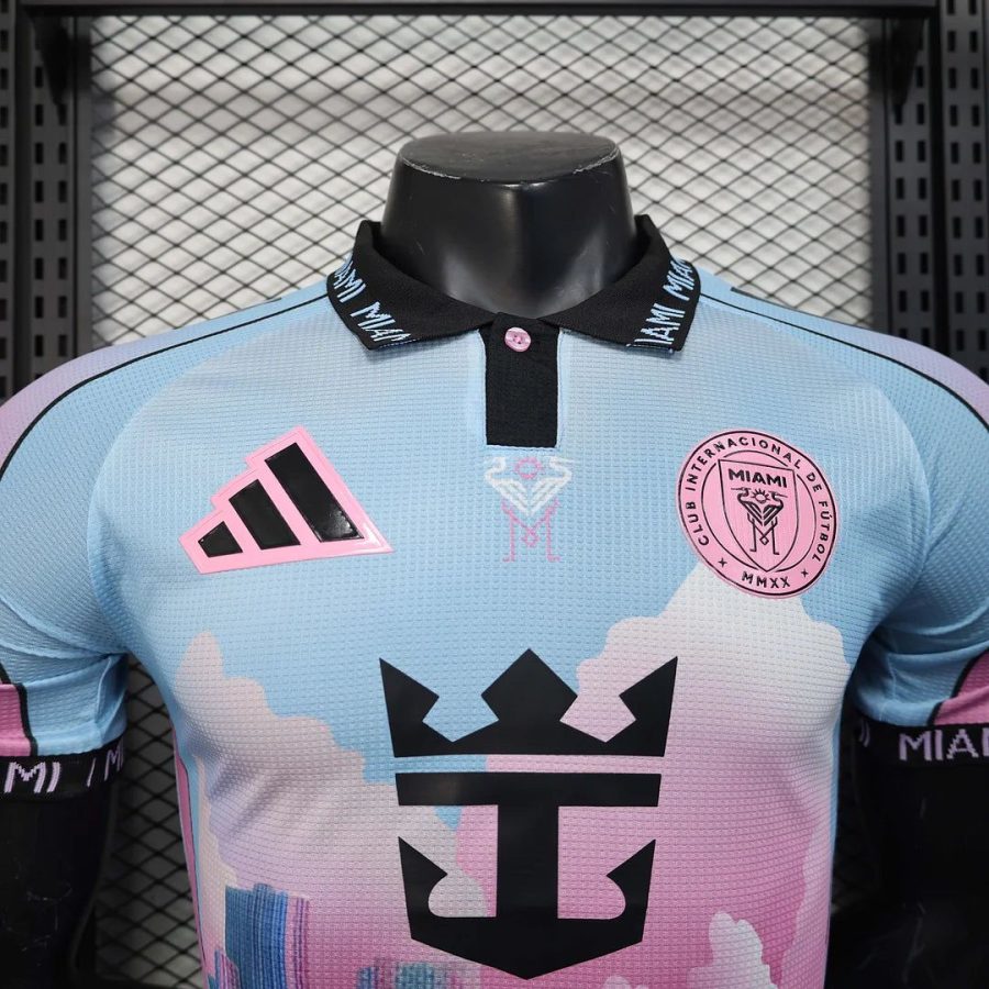 maillot-pre-match-inter-miami-saison-2025-2026-rose-et-noir Pre-match trøje Inter Miami sæson 2025 2026 pink og sort