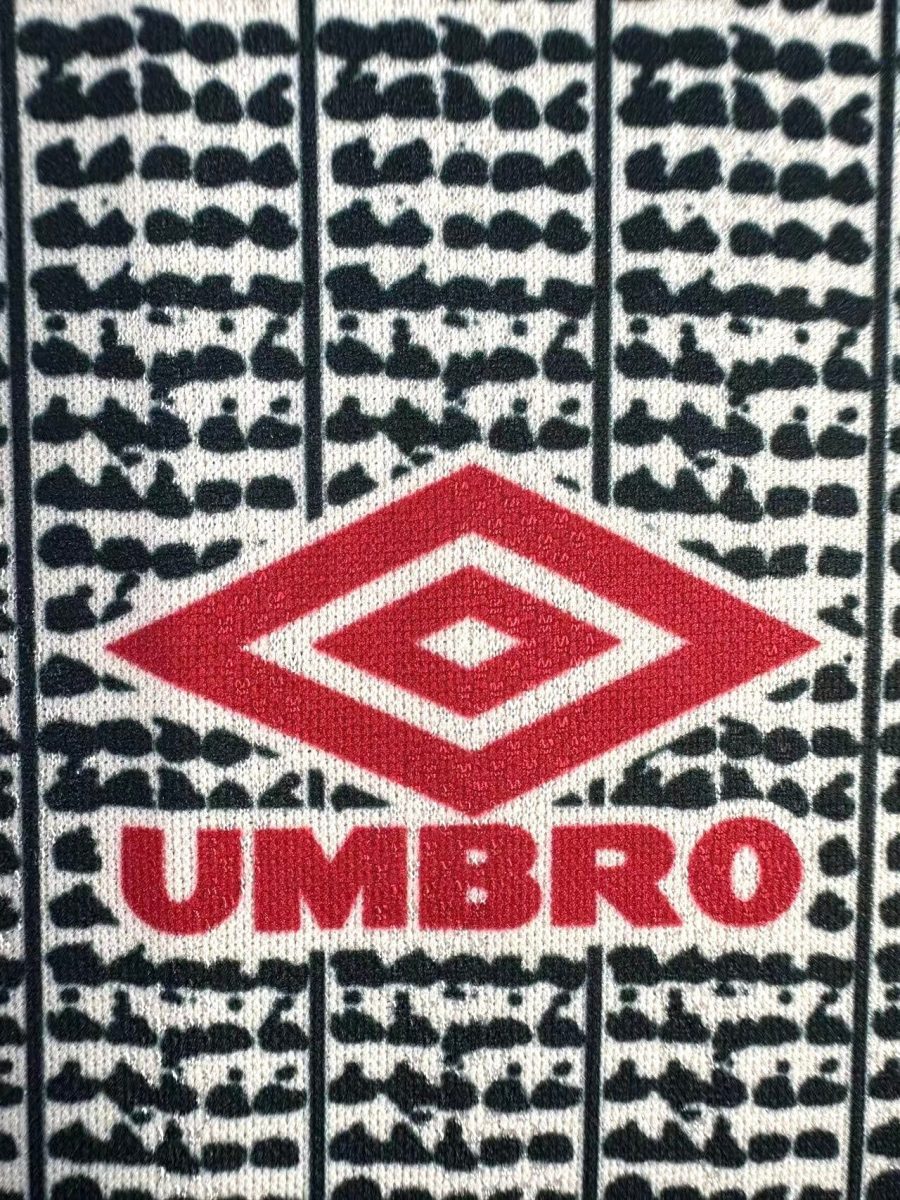 maillot-retro-manchester-united-exterieur-collection-supporter Retro trøje Manchester United ude fanekollektion
