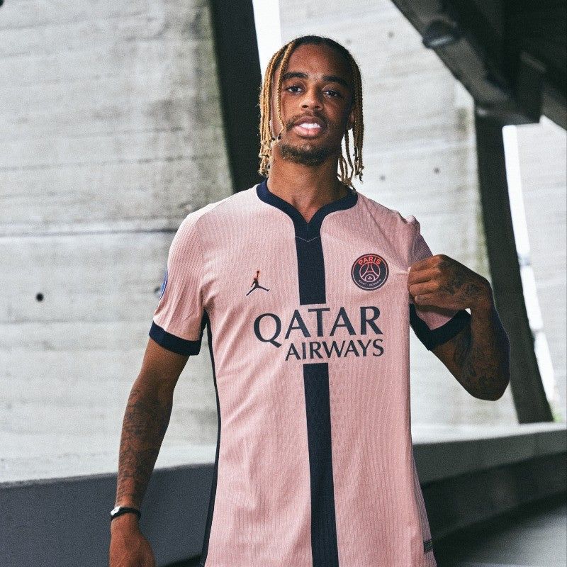 maillot-troisieme-tenue-psg-saison-deux-mille-vingt-quatre-deux-mille-vingt-cinq Tredje sæt trøje PSG sæson to tusind fireogtyve to tusind femogtyve