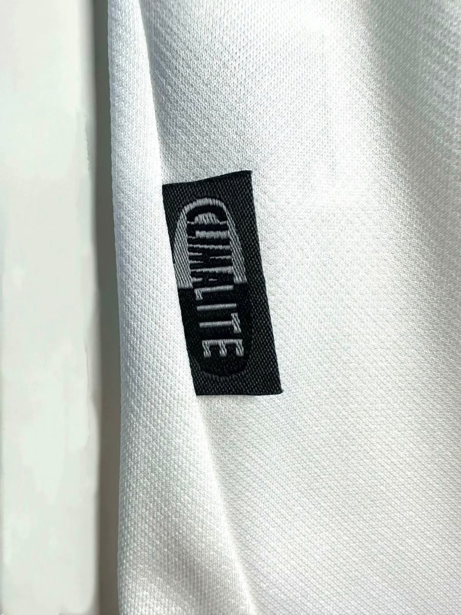 shirt-officiel-real-madrid-domicile-epoque-2001-2002 Officiel Real Madrid hjemmebanetrøje fra 2001-2002
