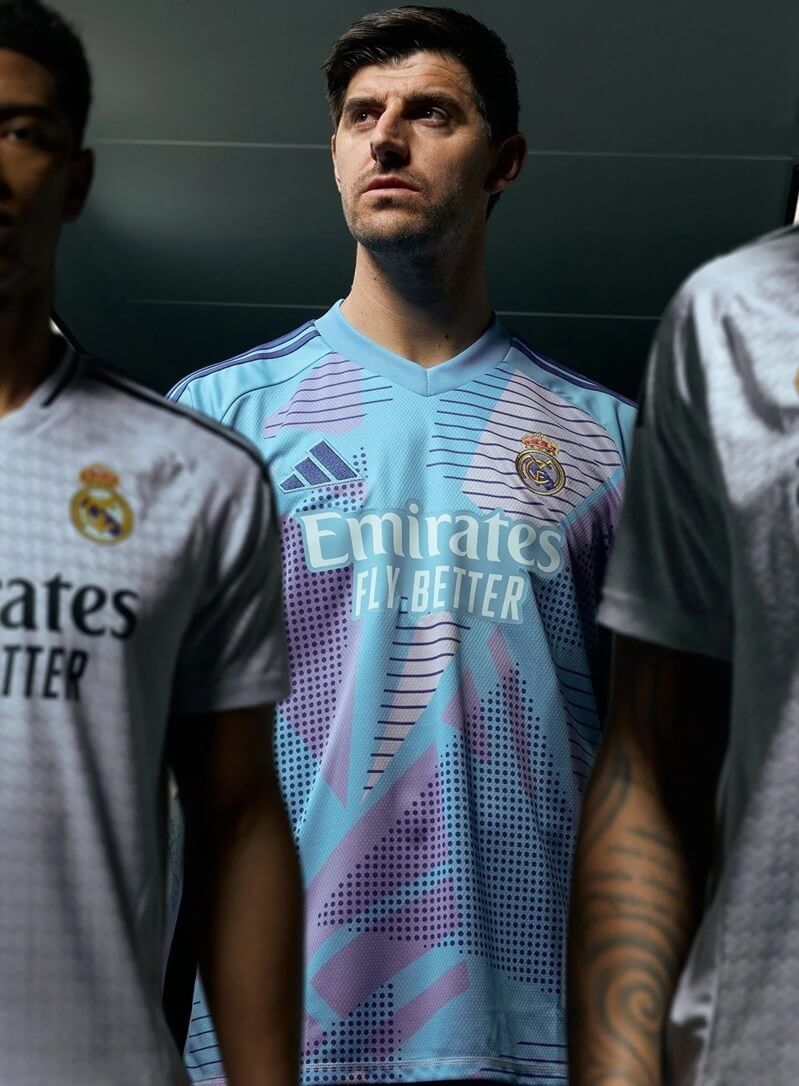 tenue-de-gardien-real-madrid-couleur-officielle-manches-longues Real Madrid målmandsdragt officiel farve lange ærmer