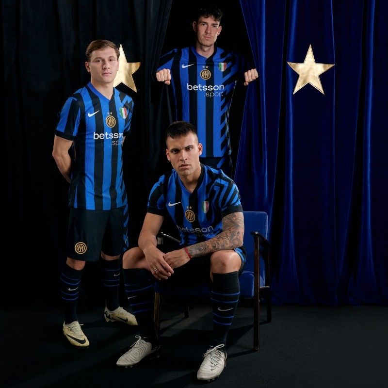 Officielt Inter Milan hjemmebanesæt fodboldtrøje med nerazzurri-striber