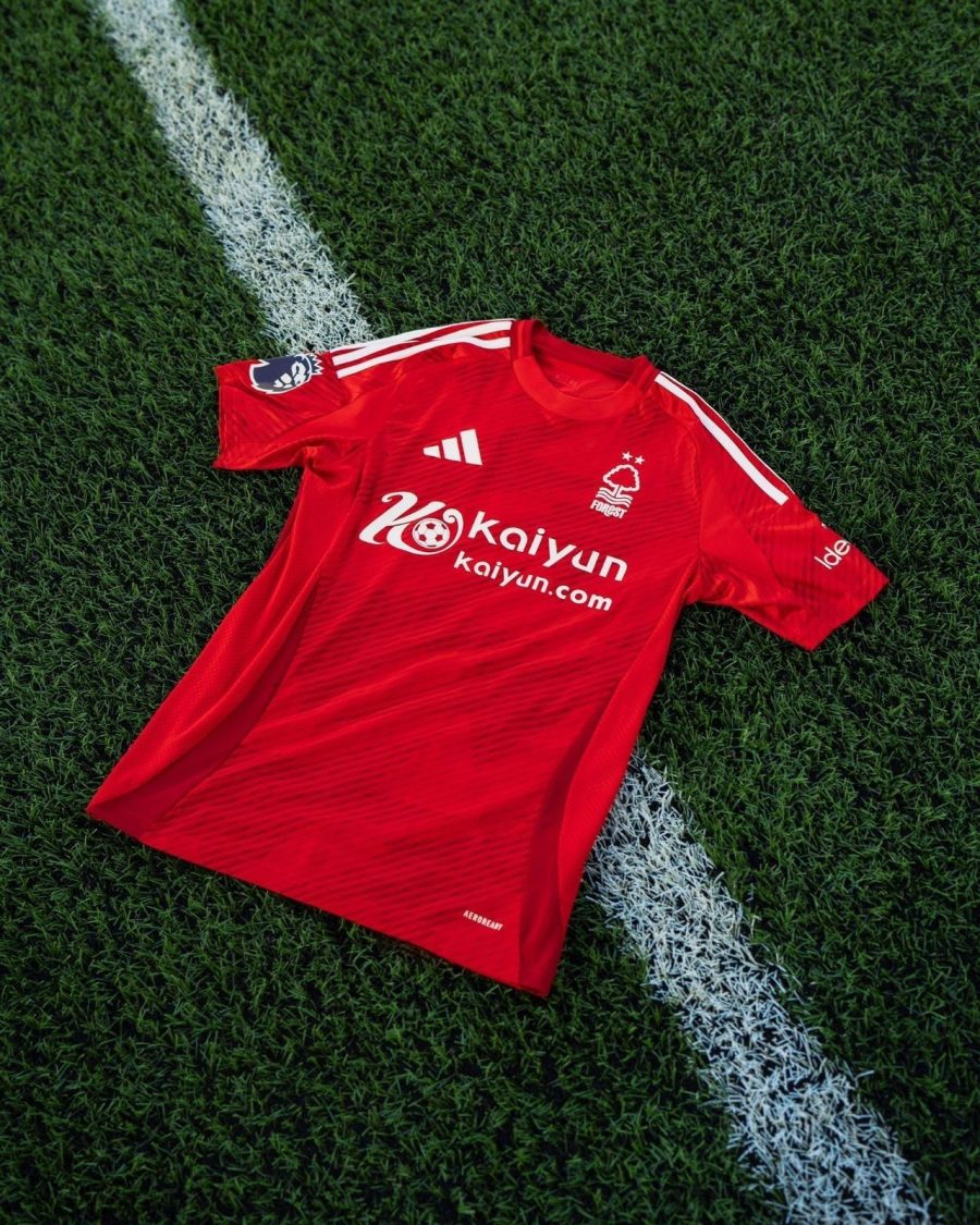 tshirt-officiel-nottingham-forest-fc-tenue-domicile-2024-2025 Officiel t-shirt Nottingham Forest FC hjemmebanedragt 2024-2025