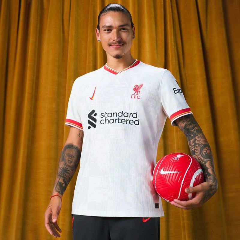tunique-de-football-liverpool-modele-third-avec-ecusson-du-club fodboldtrøje Liverpool third-model med klubemblem