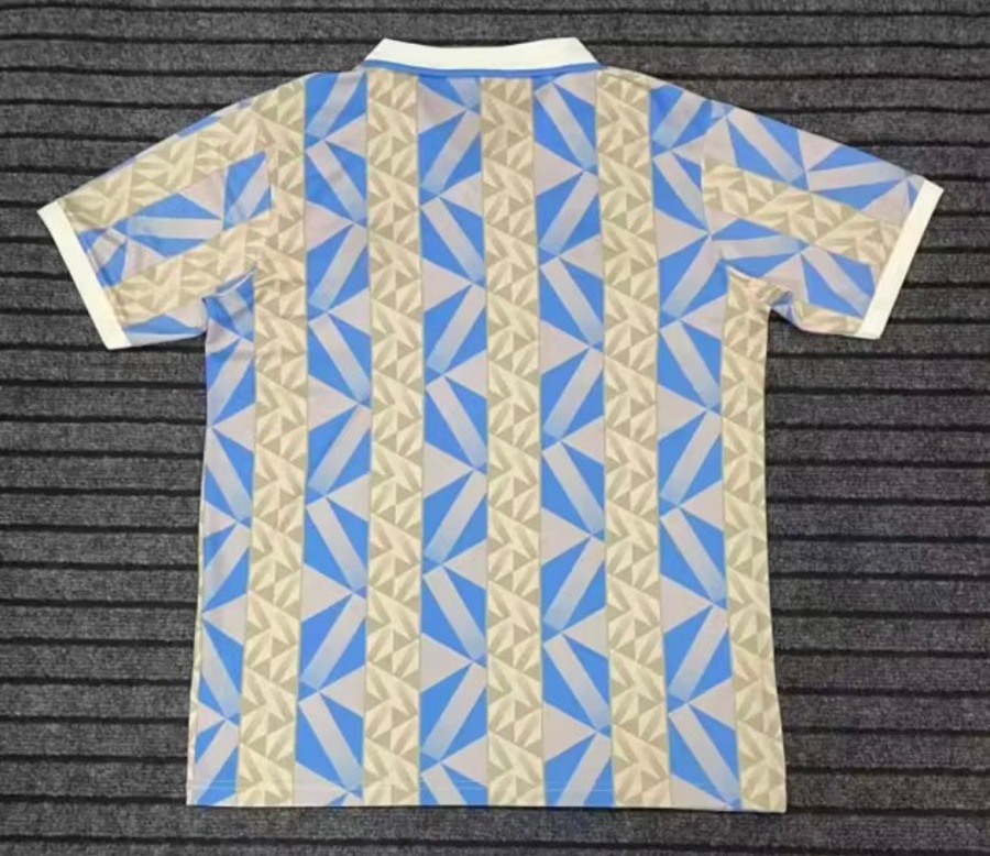 00F3F206-EE67-463B-B007-FC3AE294AB86.jpg Fodboldtrøje TSV 1860 München Hjemmebanetrøje 1992/93