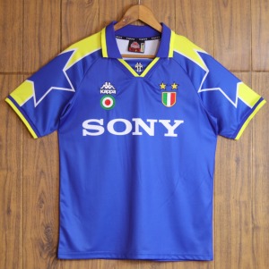 0FEFA7BC-7B0E-466B-855D-1A6EF3E883B4.jpg Fodboldtrøje Juventus Udebanetrøje 1995/96